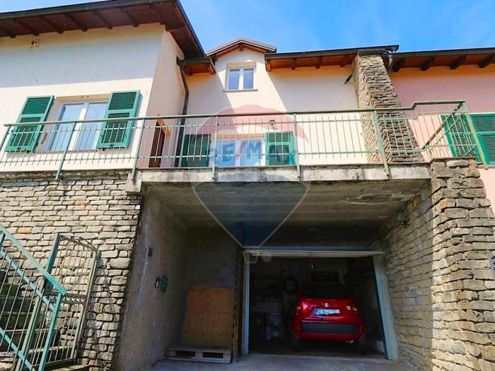 Casa con 6 locali in vendita in Via Marseno, Santa Marta, Ceranesi