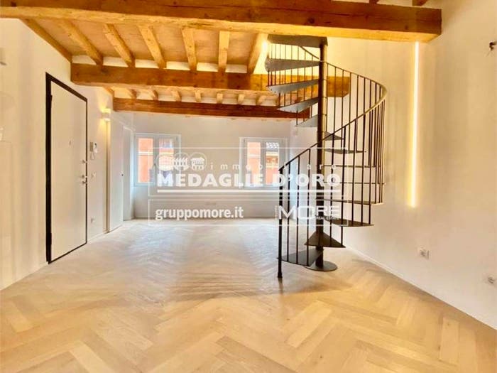 Appartamento con 5 locali in vendita in Via Ganaceto, Centro Storico, Modena