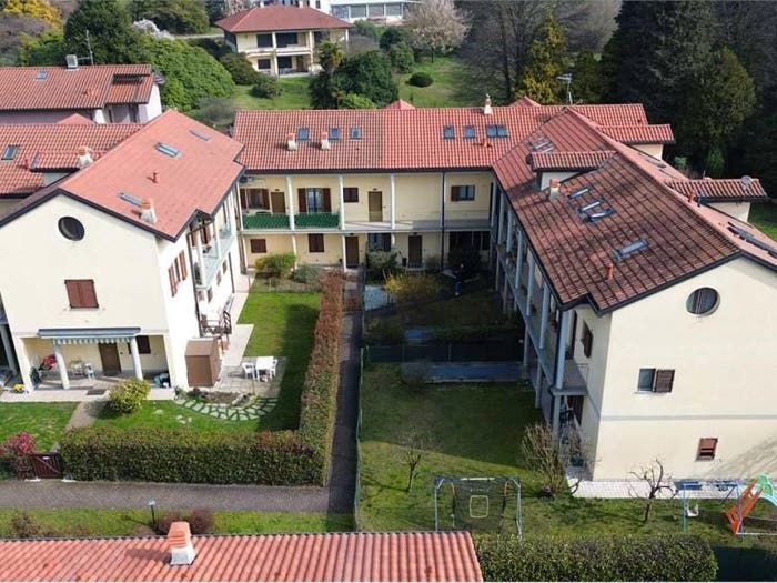Appartamento trilocale in vendita in via marconi, Cadrezzate con Osmate