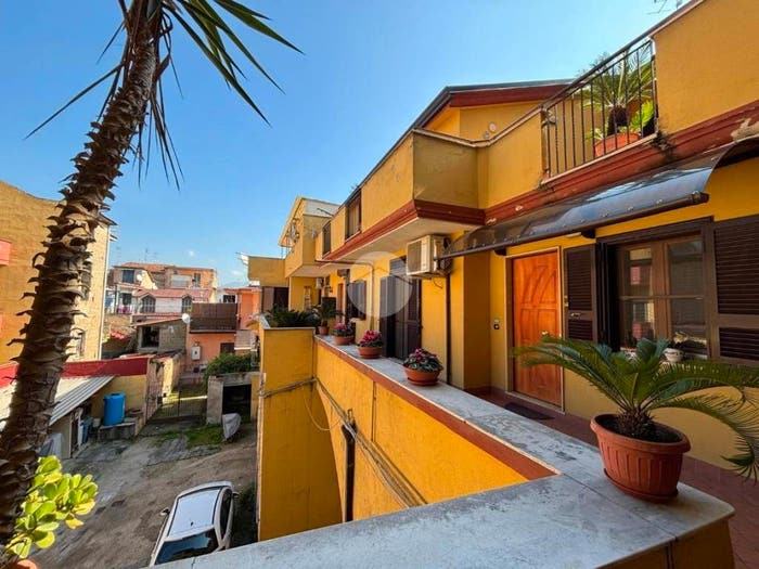 Appartamento trilocale in vendita in VIA SANTA CATERINA DA SIENA, Centro, Acerra