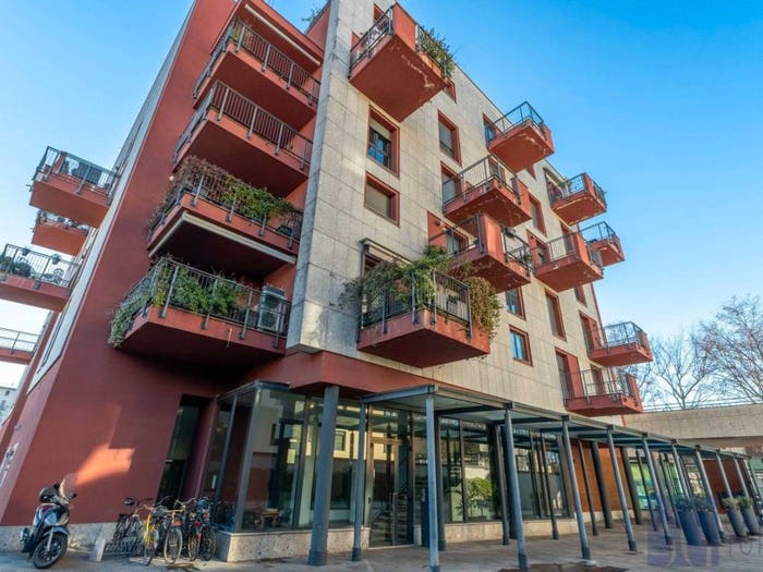 Appartamento quadrilocale in affitto in Viale Cassala, Navigli Darsena, Milano