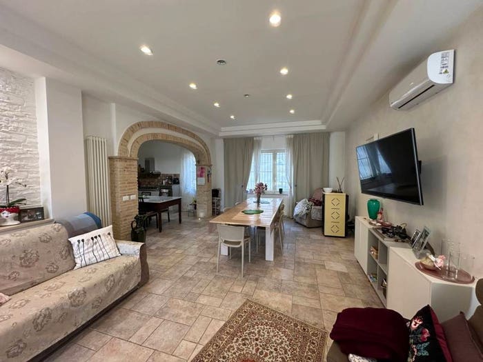 Casa con 6 locali in vendita in Strada Provinciale Bolognano Piano d'Orta, Bolognano
