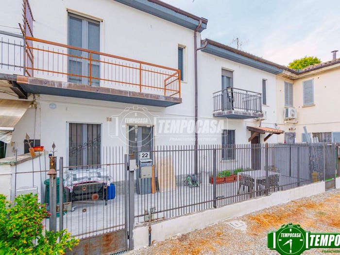 Casa quadrilocale in vendita in Via Colombarone, Centro, Belgioioso