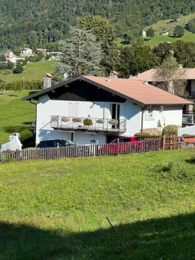 Casa con 6 locali in vendita in Via Papa Giovanni XXIII, Centro, Fuipiano Valle Imagna