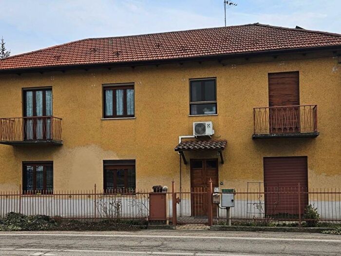 Casa con 6 locali in vendita in Frazione Stazione di Portacomaro, Portacomaro Stazione, Asti