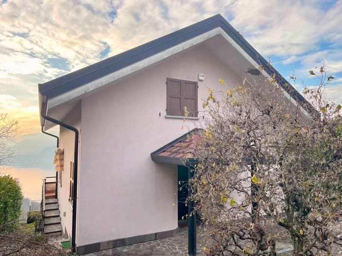 Casa con 6 locali in vendita in Centro, Varenna
