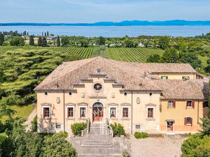 Casa in vendita in Via Peschiera, Pacengo, Lazise