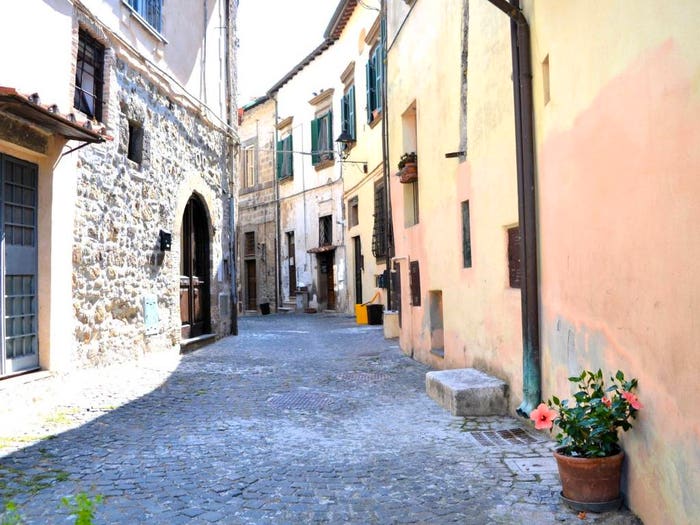 Appartamento quadrilocale in vendita in Centro, Castelnuovo di Porto