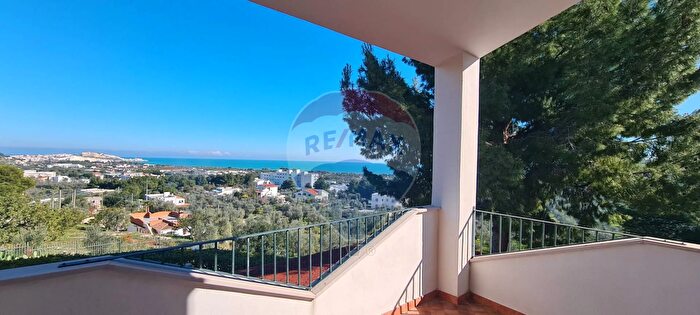 Casa trilocale in vendita in Località Pilone del Monaco Snc, Vieste