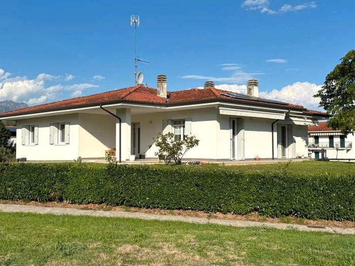 Casa con 6 locali in vendita in Buia, Buja