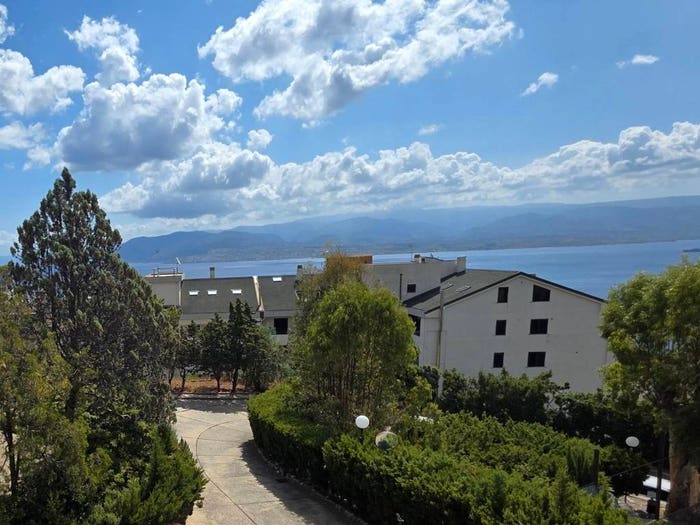 Casa con 6 locali in vendita in Strada Panoramica dello Stretto, Litoranea Panoramica, Messina