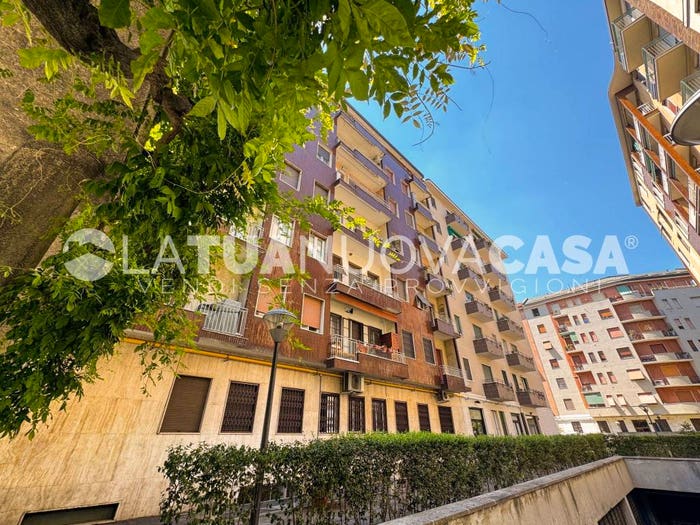 Appartamento trilocale in vendita in Viale Murillo, San Siro, Milano
