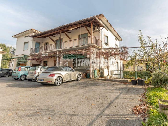 Casa con 5 locali in vendita in Via Giuseppe Malighetti, Paratico