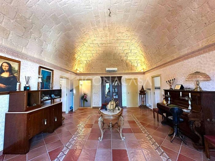Casa con 6 locali in vendita in Via Santa Maria dei Miracoli, Santa Maria dei Miracoli Via Canosa, Andria