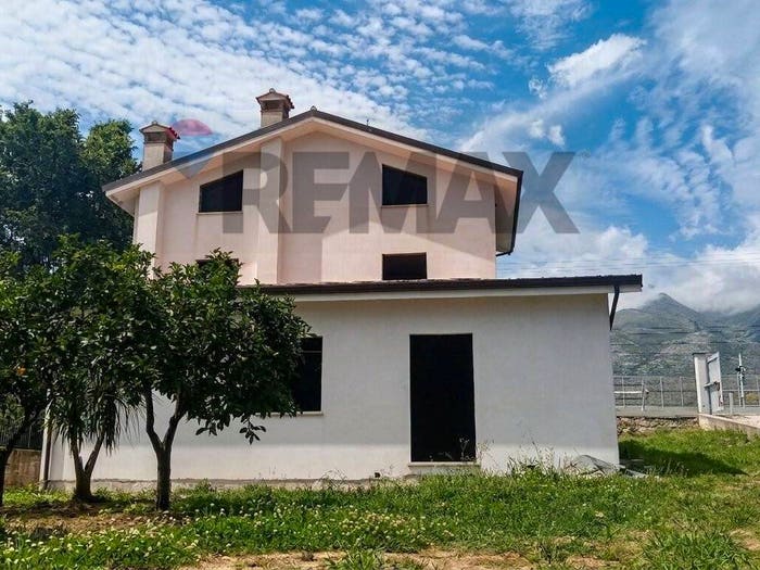 Appartamento trilocale in vendita in SS FORMIA, Centro, Formia
