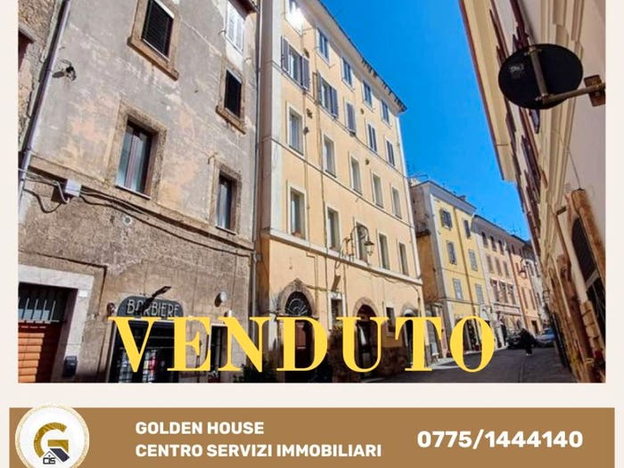 Appartamento quadrilocale in vendita in Strada Vittorio Emanuele, Centro, Anagni
