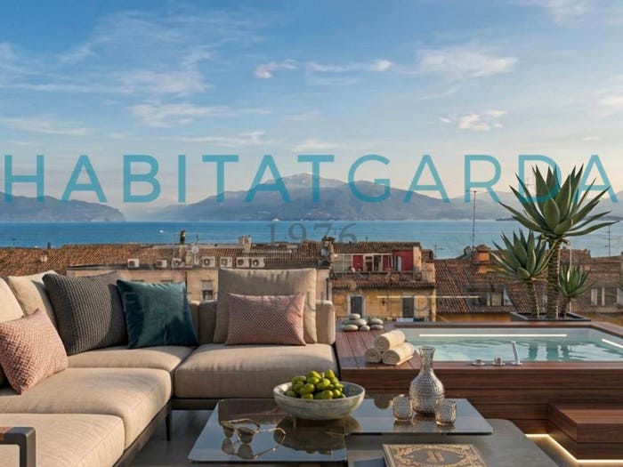 Casa con 5 locali in vendita in Piazza Matteotti, Centro Storico, Desenzano del Garda