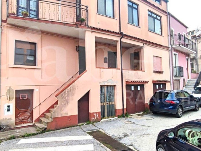 Appartamento con 5 locali in vendita in VIA ANNUNZIATA, San Vito sullo Ionio