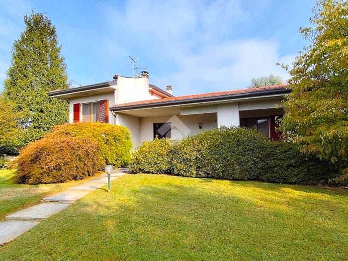 Casa trilocale in vendita in Via Masino, Lazzate