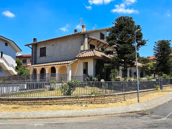 Appartamento quadrilocale in vendita in Via dei Pini, San Lorenzo Nuovo