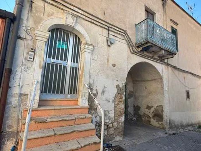 Appartamento bilocale in vendita in Piazza Municipio, Castelluccio dei Sauri