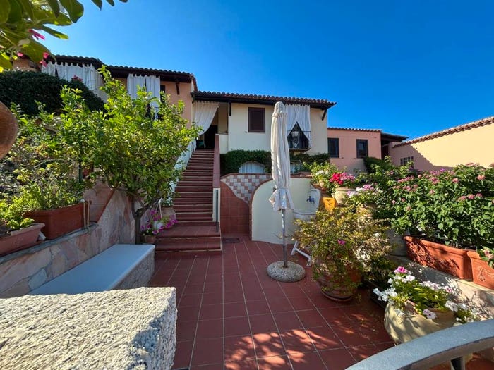 Appartamento trilocale in vendita in Via della Valeriana, Murta Maria Porto Istana, Olbia