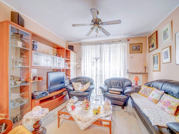 Appartamento quadrilocale in vendita in Via Circonvallazione, Centro, Borgo Ticino