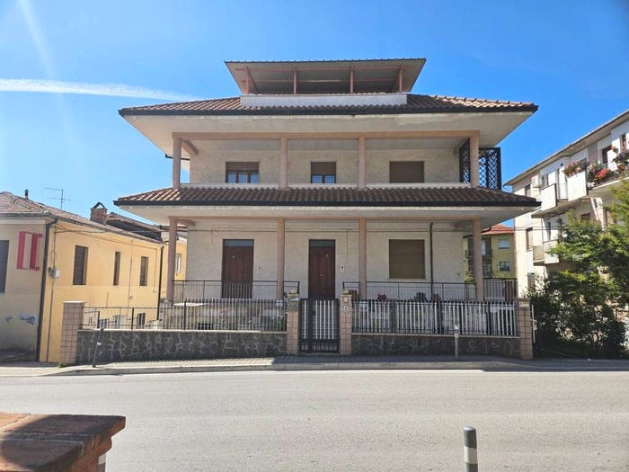 Casa con 6 locali in vendita in Via Dante Alighieri, Centro, Cepagatti