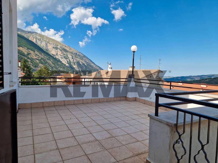 Appartamento con 6 locali in vendita in Lettopalena