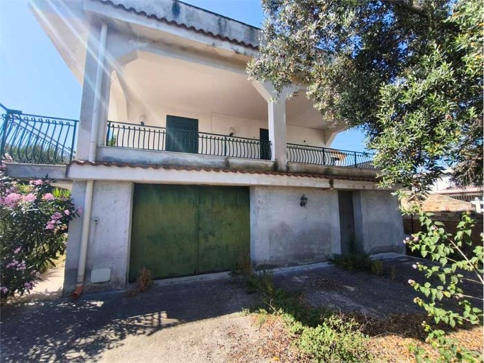 Casa con 6 locali in vendita in Milioti, Carini