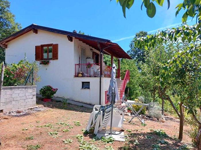 Casa bilocale in vendita in Via del Castello, Collalto Sabino