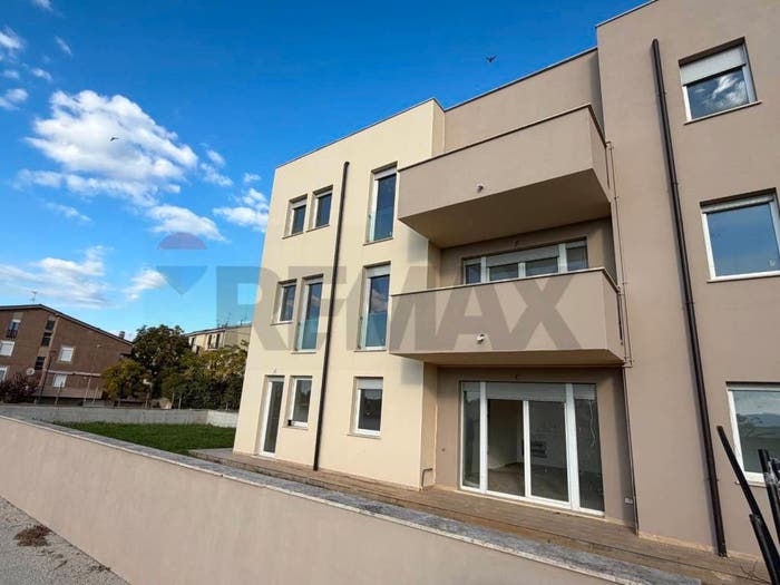 Appartamento quadrilocale in vendita in Via Santa Maria in Campis, Viale Roma, Foligno