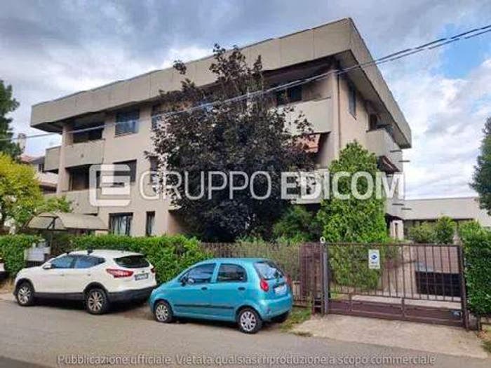 Appartamento con 5 locali in vendita in Via Lombardia, San Bernardino, Legnano