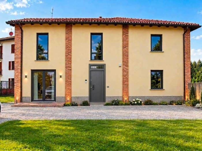 Appartamento trilocale in vendita in Via Donato Frisia, Albate Muggiò, Como