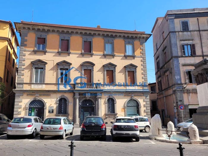 Appartamento trilocale in vendita in Piazza Camillo Benso di Cavour, Centro, Bagnoregio