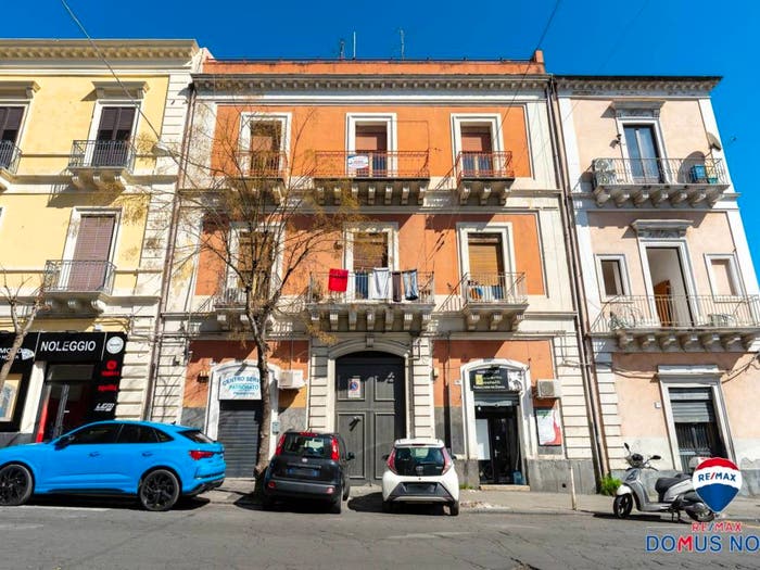 Appartamento con 6 locali in vendita in Via Plebiscito, Centro Storico, Catania