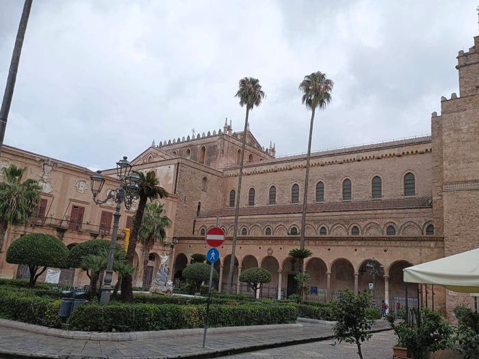 Appartamento trilocale in vendita in Via Umberto Maddalena, Centro, Monreale