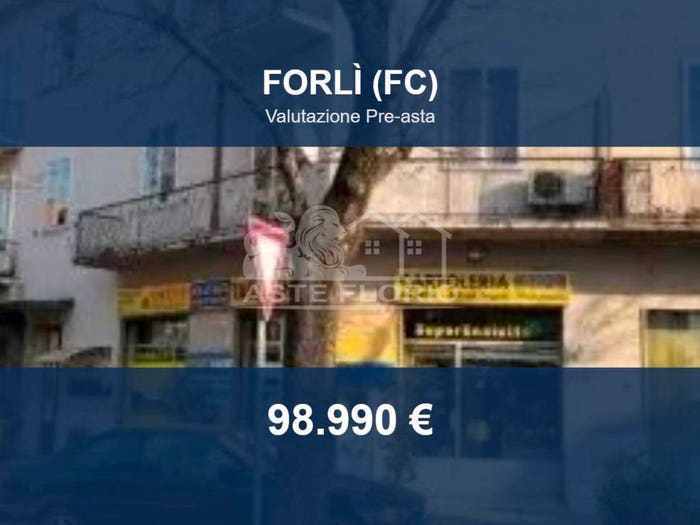 Appartamento con 6 locali in vendita in Viale Antonio Gramsci, Stazione Grandi Italiani Musicisti, Forlì