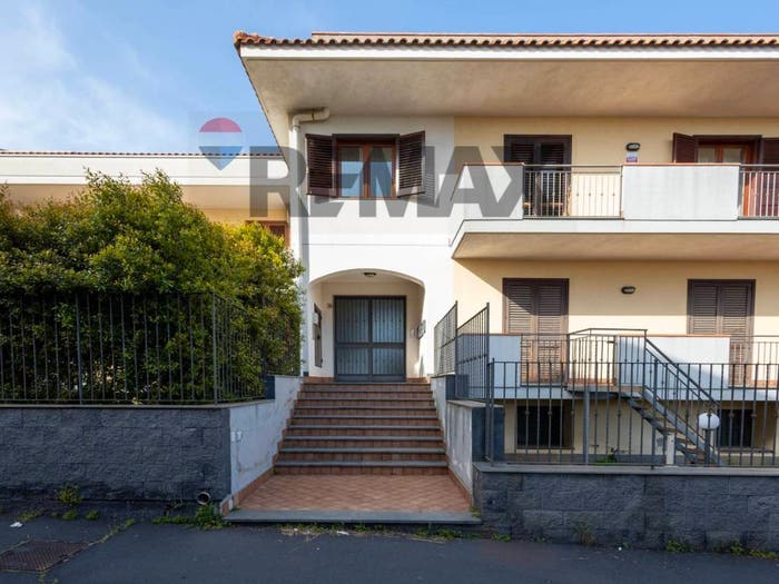Appartamento quadrilocale in vendita in Via Barcellona, Pozzillo Stazzo Santa Tecla, Acireale