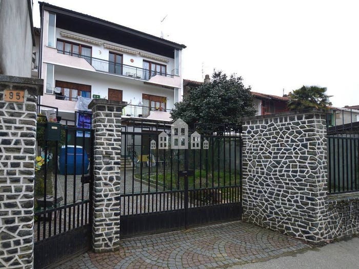 Casa con 6 locali in vendita in Via Vittorio Emanuele II, Centro, Vestignè