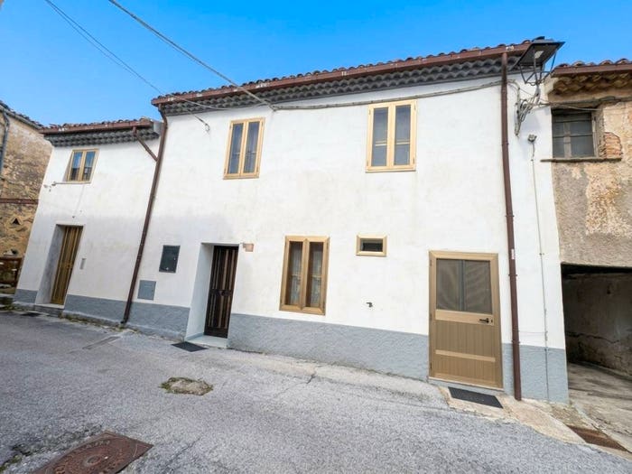 Casa con 6 locali in vendita in Civita Superiore, Bojano