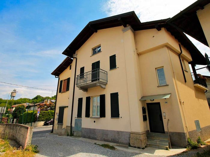 Appartamento trilocale in vendita in Via Roma, Lucino, Montano Lucino