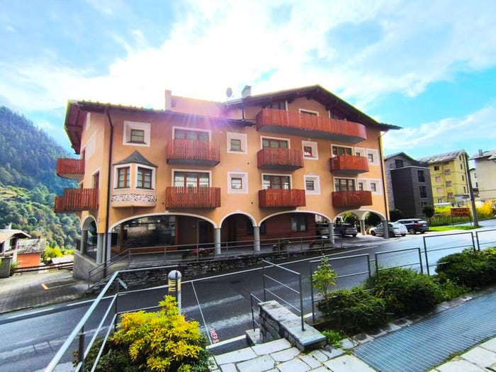 Appartamento trilocale in vendita in Via Funivia, Centro, Chiesa in Valmalenco