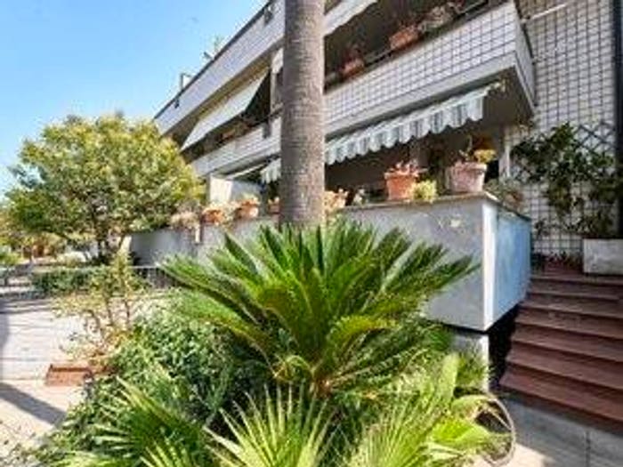 Casa con 6 locali in vendita in Via Albiola, Centro, Latina