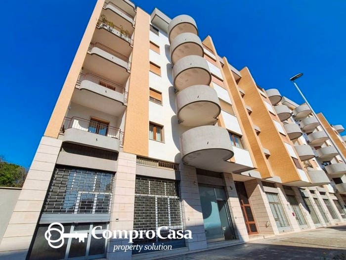 Appartamento trilocale in vendita in Via Luigi Corvaglia, Leuca, Lecce