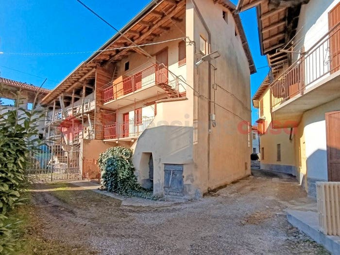 Casa quadrilocale in vendita in via maggiore, Talonno, Invorio