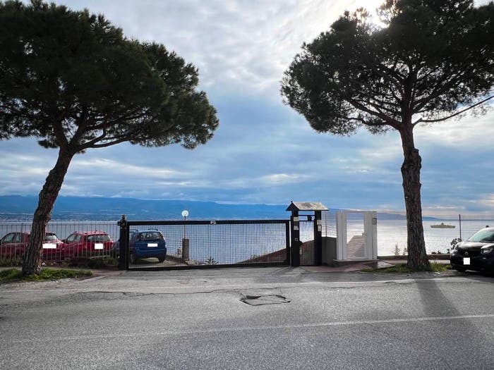 Appartamento con 5 locali in vendita in Strada Panoramica dello Stretto, Villaggio Pace, Messina