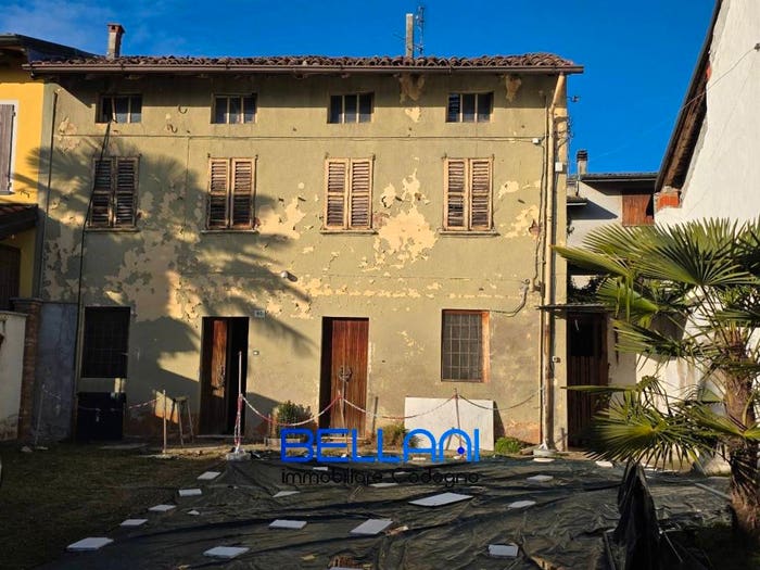 Casa con 6 locali in vendita in Via Vittorio Veneto, Centro, Santo Stefano Lodigiano