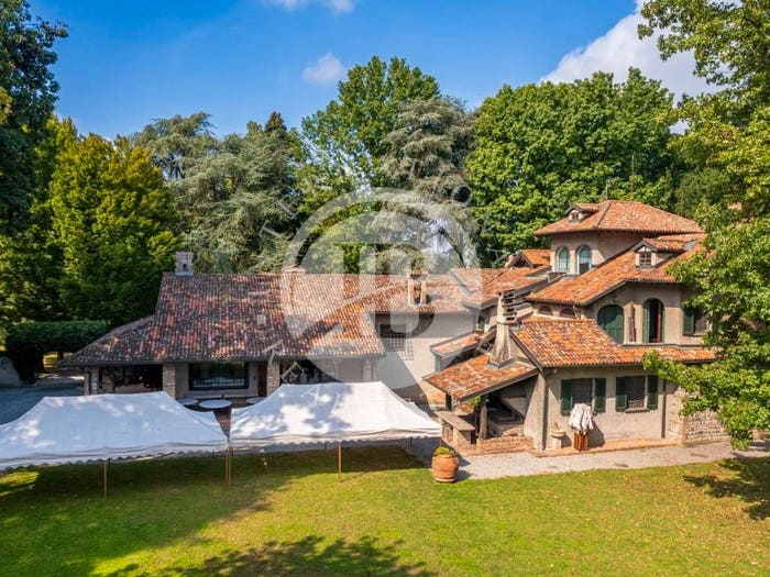 Casa con 6 locali in vendita in Truccazzano