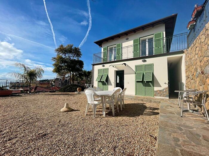 Casa con 5 locali in vendita in Via Cornice dei Due Golfi, Arziglia Madonna della Ruota, Bordighera